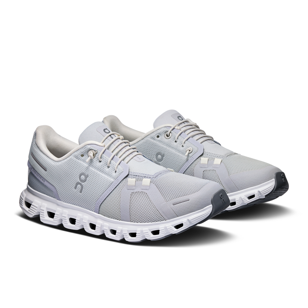 On Running Women's Cloud 6 in Glacier/White