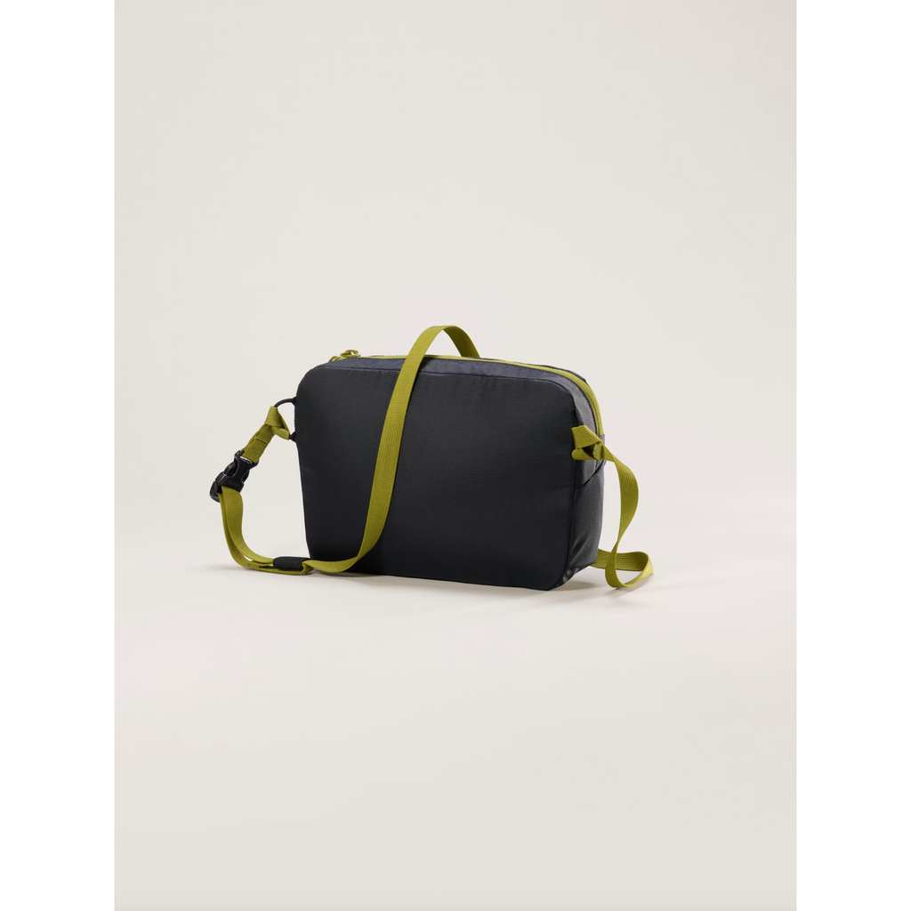 Arc'teryx Heliad Crossbody Bag in Black/Olive Moss