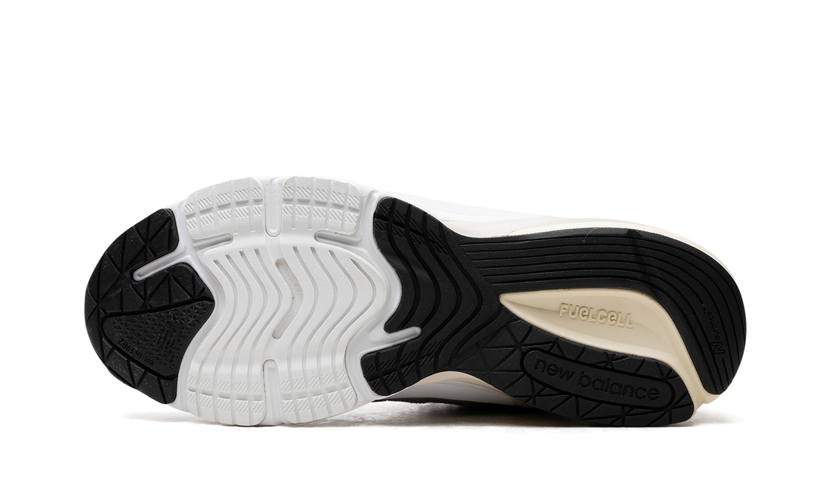 990v6 "Made in USA - Grey Day" U990TC6